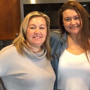 Meet your Posher, Dana